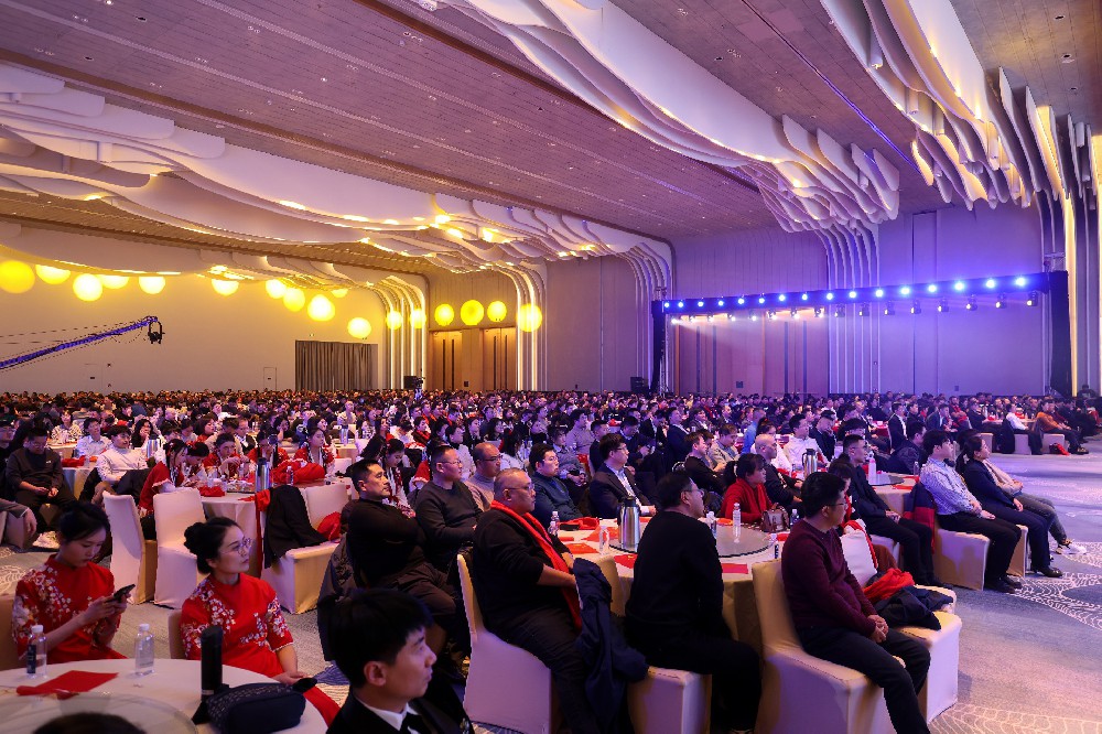 深耕產(chǎn)業(yè)，守正創(chuàng)新 | 明石創(chuàng)新召開(kāi)二十五周年新春年會(huì)